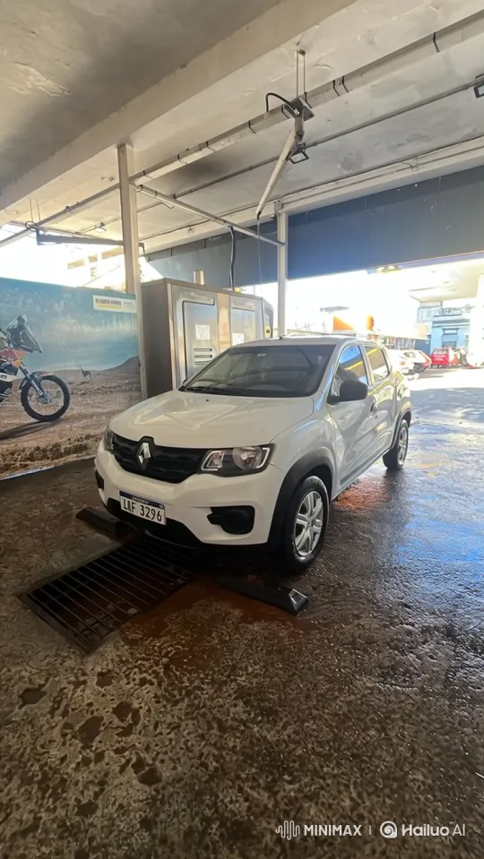 Renault Kwid Slowly Descends in Car Wash Setting – AI Generated Video | Hailuo AI