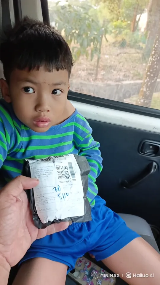 Boy Enjoys Surprise Gift in Moving Vehicle – AI Generated Video | Hailuo AI