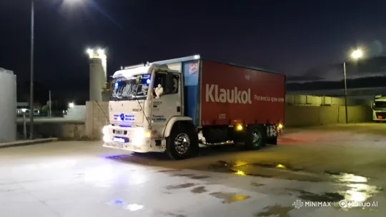 Destructive Demolition of a Parked Truck – AI Generated Video | Hailuo AI