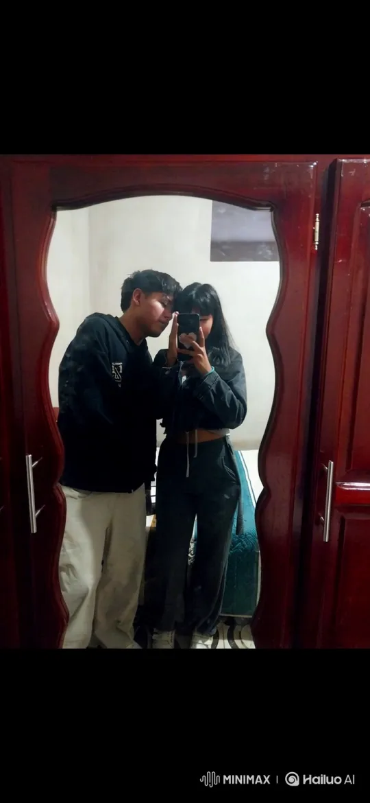 Family Joy Captured in Intimate Video Moment – AI Generated Video | Hailuo AI