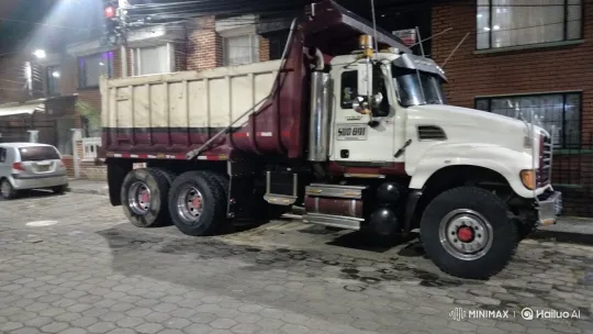 Nighttime Departure of a Dump Truck on Cobblestones – AI Generated Video | Hailuo AI