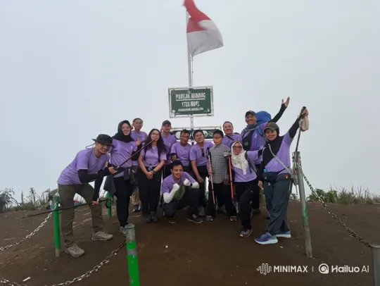 Hikers Celebrate Summit Triumph Amidst Panoramic Earth View – AI Generated Video | Hailuo AI