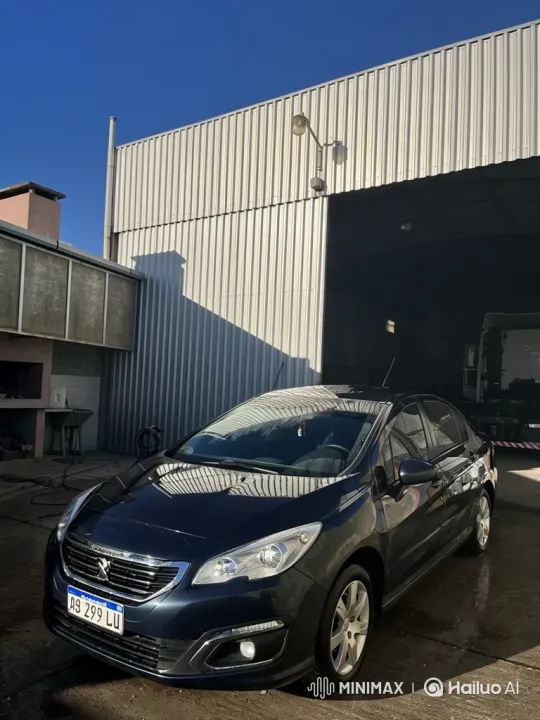 Car Lowering on Wet Driveway with Reflective Surface – AI Generated Video | Hailuo AI