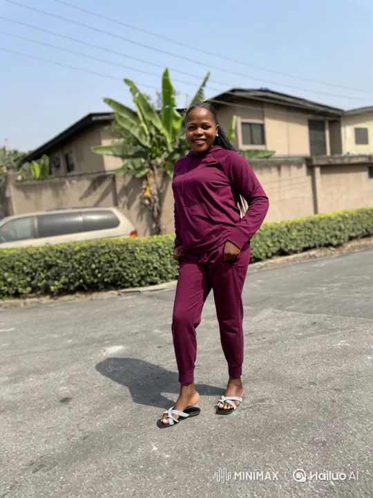 Woman Enters Minivan on Quiet Residential Street – AI Generated Video | Hailuo AI