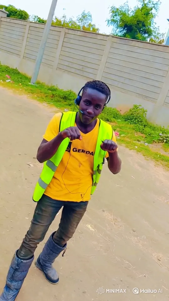 Young Man Guides Truck with Hand Signals – AI Generated Video | Hailuo AI