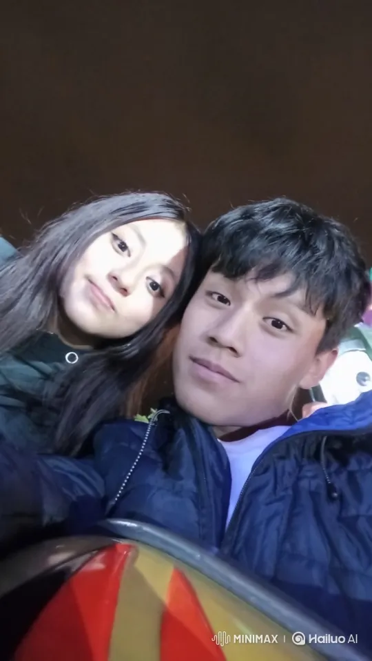 Family Harmony Captured in Candid Park Ride Scene – AI Generated Video | Hailuo AI