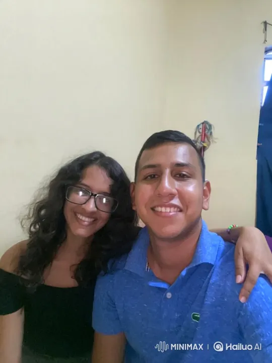 Family's Joyful Moment Captured on Grainy Home Video – AI Generated Video | Hailuo AI