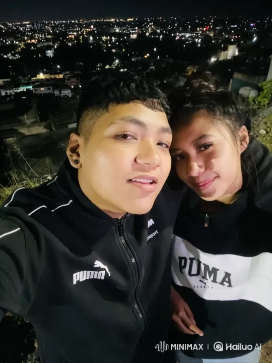 Candid Family Moments Captured on Video – AI Generated Video | Hailuo AI