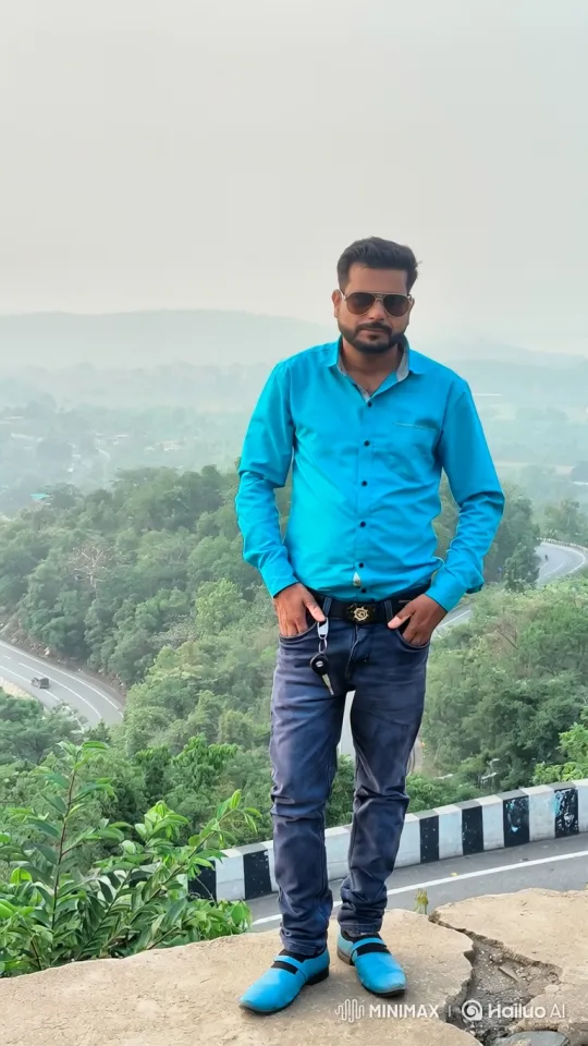 Bearded Man Welcomes Figure Resembling Narendra Modi – AI Generated Video | Hailuo AI