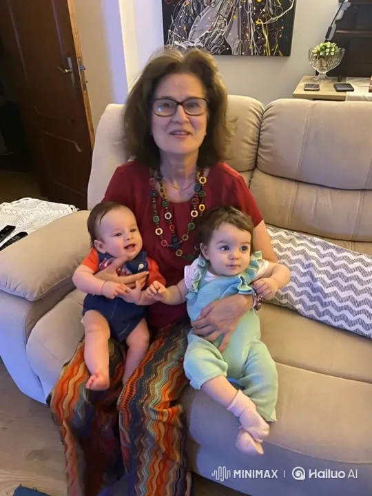 Joyful Babies Dance on Woman's Lap – AI Generated Video | Hailuo AI