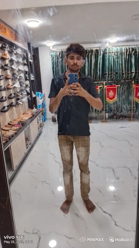 Young Man Takes Selfie, Climbs into Stealth Helicopter – AI Generated Video | Hailuo AI