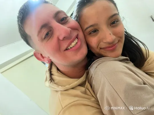 Family Bonding Moment Captured in Intimate Video – AI Generated Video | Hailuo AI