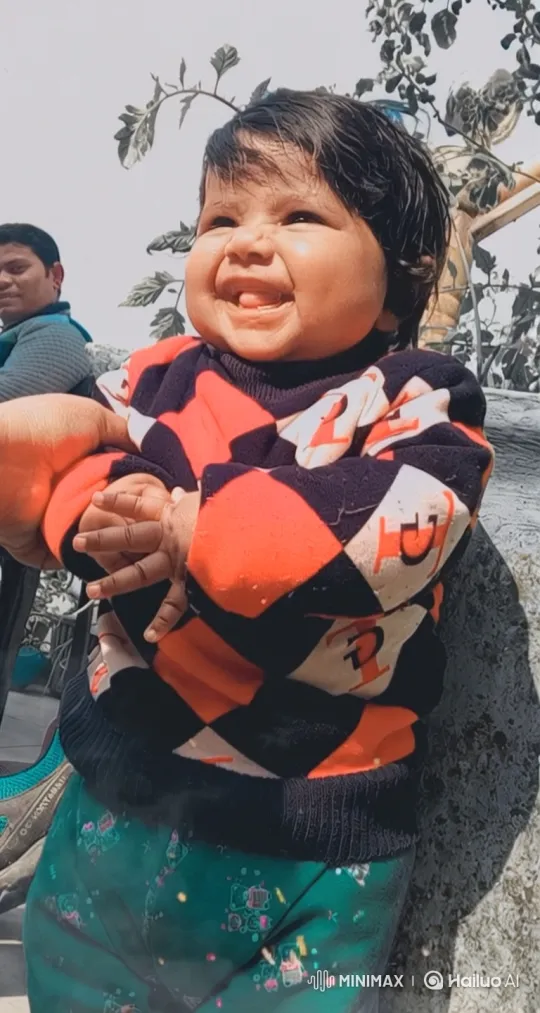 Joyful Baby in Sunny Outdoors with Playful Movements – AI Generated Video | Hailuo AI