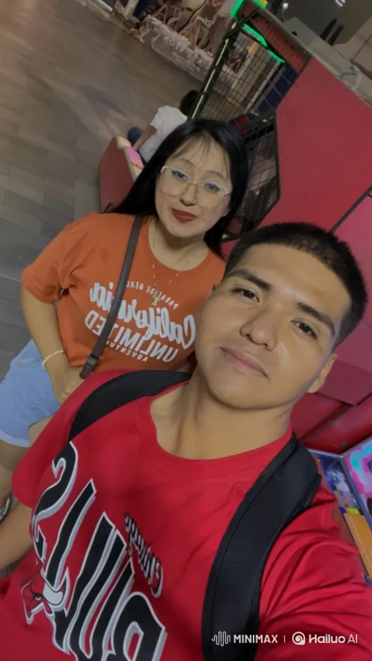 Family Portrait: Candid Moments Captured on Camera – AI Generated Video | Hailuo AI
