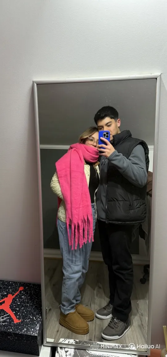 Family Embrace: Warmth and Love Captured – AI Generated Video | Hailuo AI