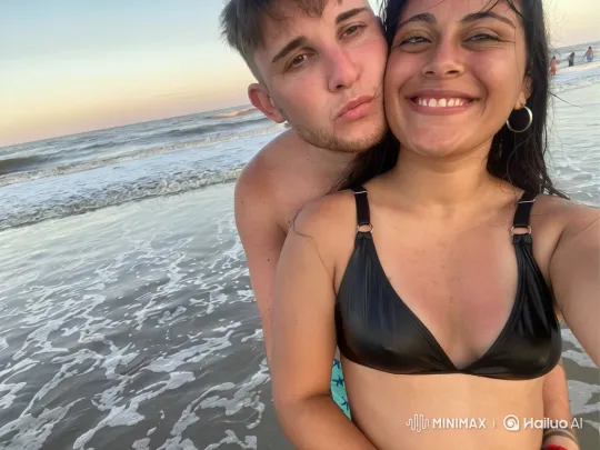 Family Embraces at Sunset: Candid Beach Moments – AI Generated Video | Hailuo AI