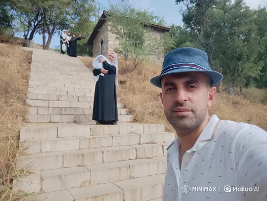 Earth Zoom to Family Portrait: A Journey of Discovery – AI Generated Video | Hailuo AI