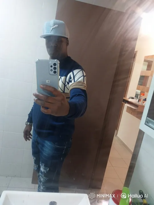 Man Takes Selfie in Bathroom Mirror – AI Generated Video | Hailuo AI