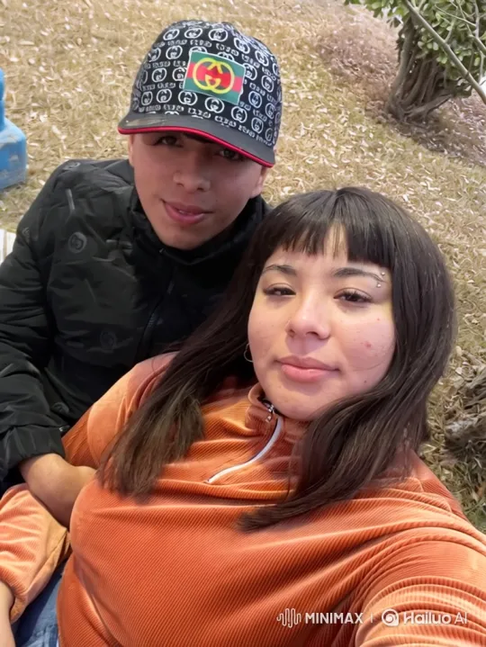 Authentic Home Video of a Family's Joyful Moment – AI Generated Video | Hailuo AI