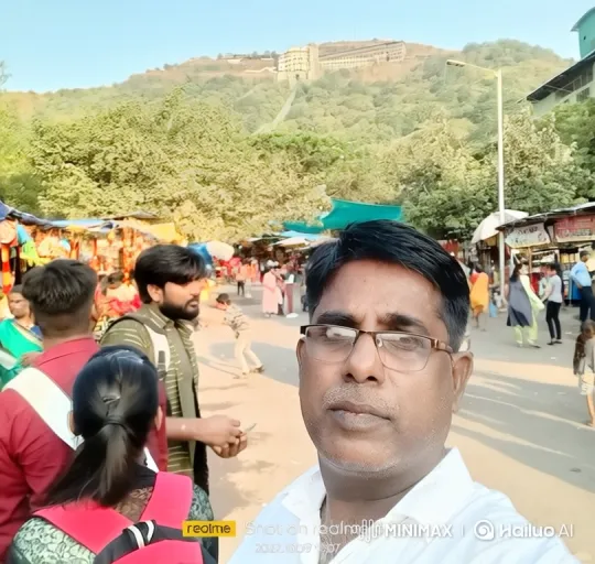 Man Takes Selfie, Boards MINIMAXROO Car in Market – AI Generated Video | Hailuo AI