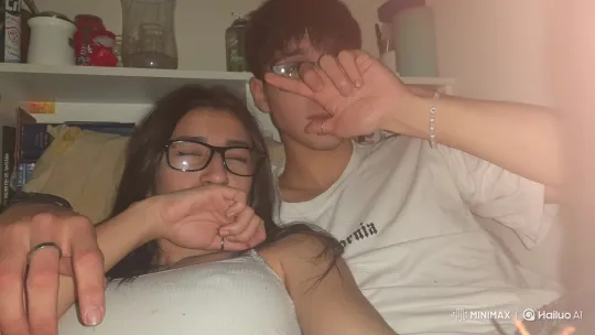 Family Moment Captured on Candid Home Video – AI Generated Video | Hailuo AI