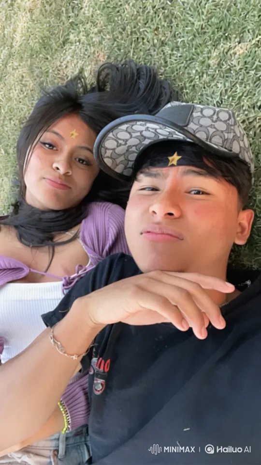 Family Moment Captured in Warm, Candid Video – AI Generated Video | Hailuo AI