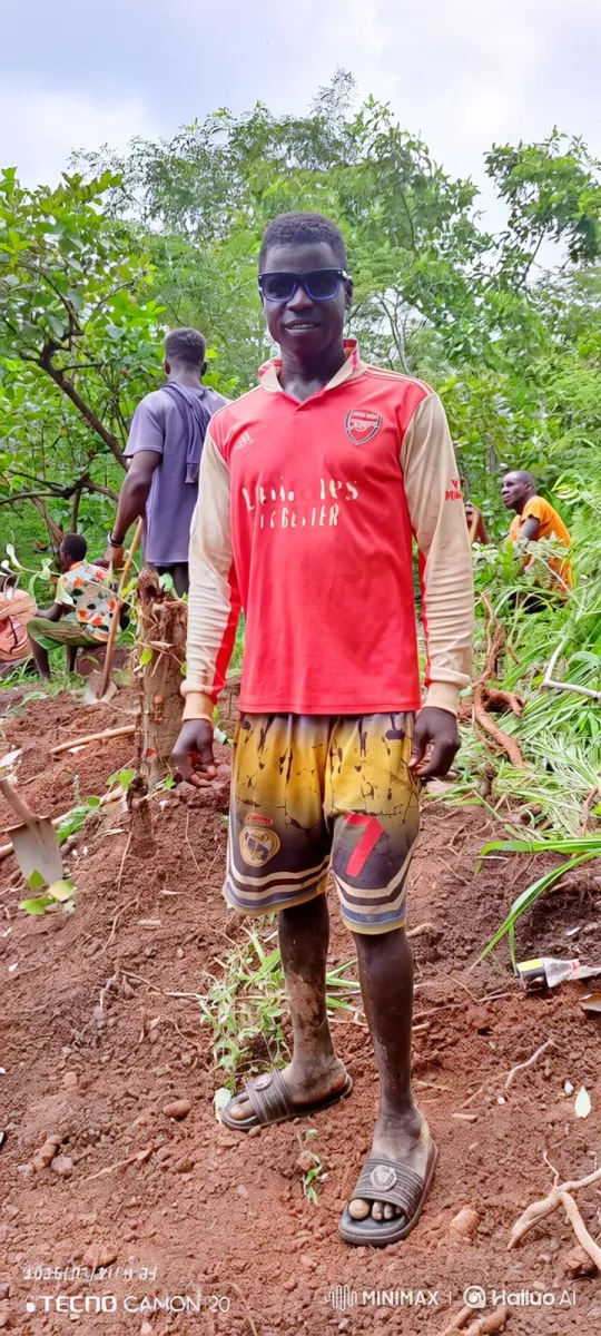 Young Black Farmer Smiles During Slow Zoom in Field – AI Generated Video | Hailuo AI