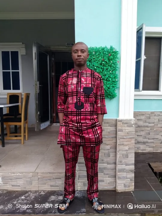 Man in Patterned Suit Enters Yellow Lamborghini – AI Generated Video | Hailuo AI