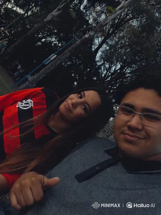 Candid Family Moment Captured on Grainy Phone Video – AI Generated Video | Hailuo AI