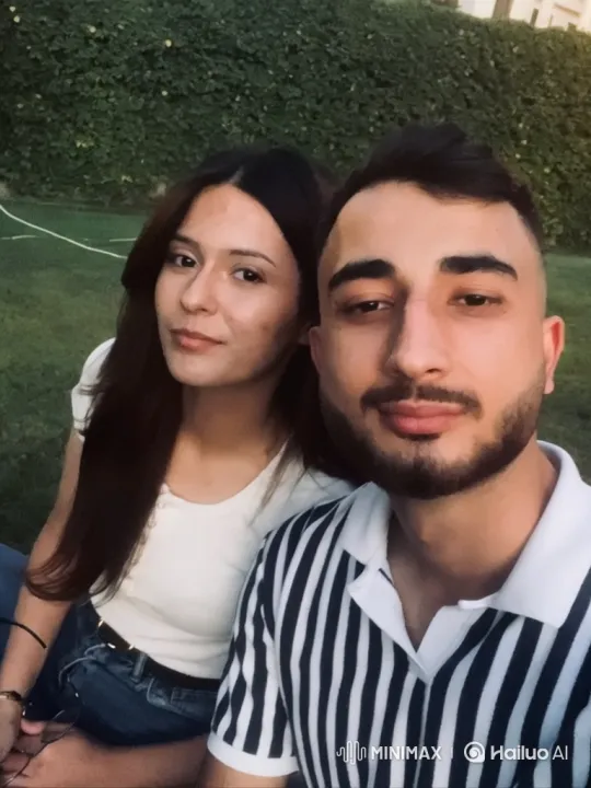 Family Reunion Captured in Heartwarming Evening Scene – AI Generated Video | Hailuo AI