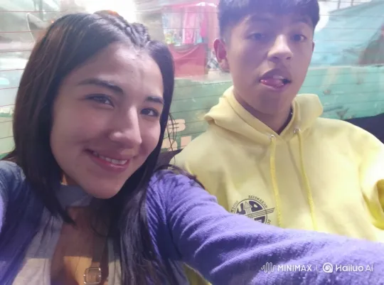 Family Embrace Captured in Photo Comes to Life – AI Generated Video | Hailuo AI