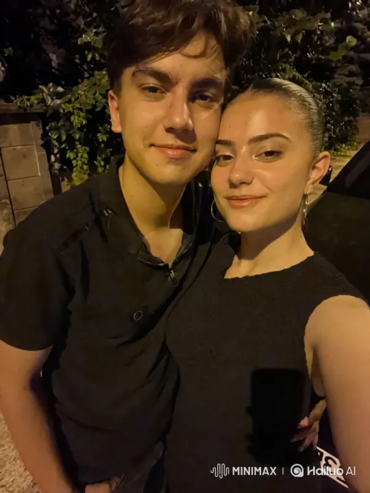 Family Embrace and Tender Kiss Highlight Love – AI Generated Video | Hailuo AI