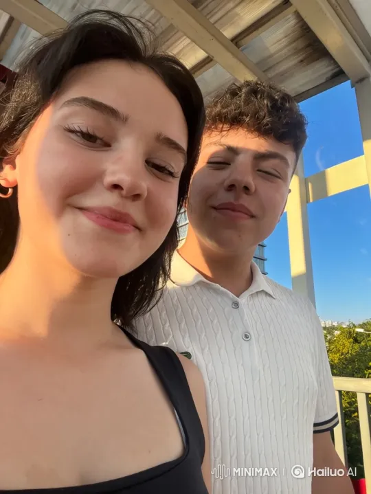 Family Embrace Captures Joyful Summer Moment – AI Generated Video | Hailuo AI