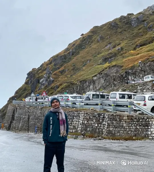Indian Prime Minister Modi Greeted by Woman in Mountain Setting – AI Generated Video | Hailuo AI