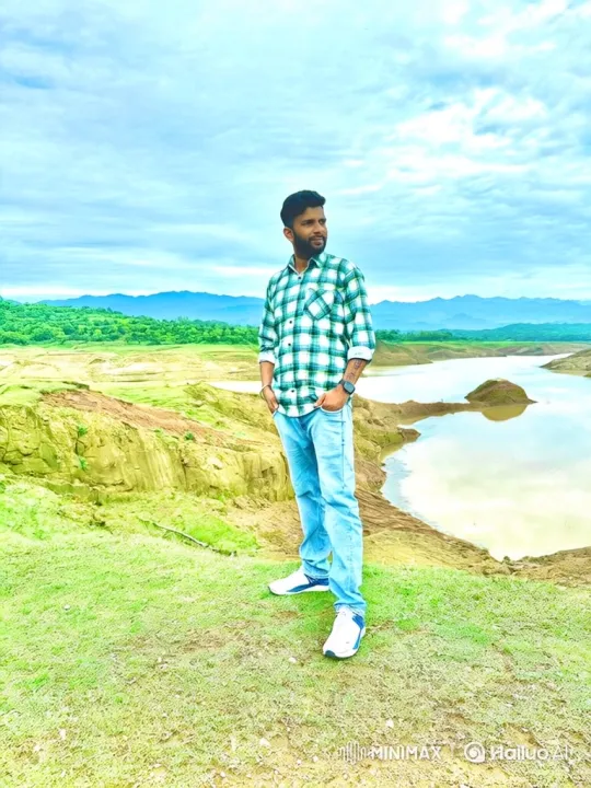 Young Man Meets Prime Minister Modi on Grass Knoll – AI Generated Video | Hailuo AI
