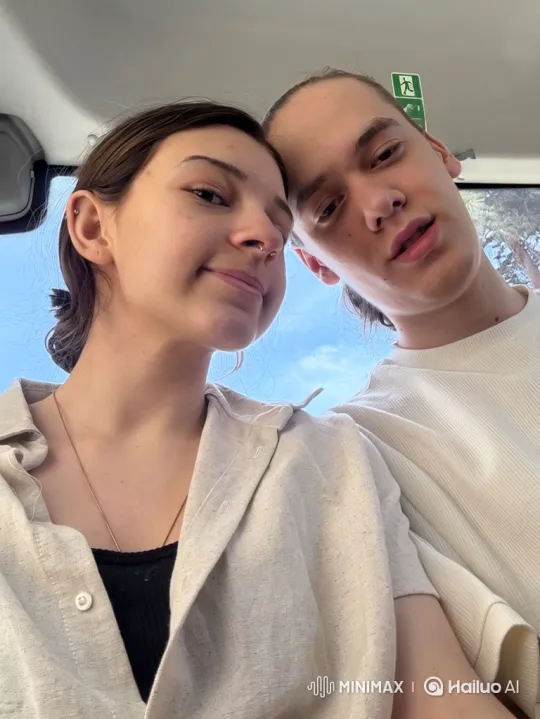 Family Embrace Captured in Intimate Summer Video – AI Generated Video | Hailuo AI