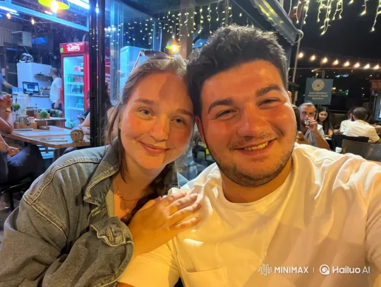 Family Embrace Captures Intimate Summer Moment – AI Generated Video | Hailuo AI