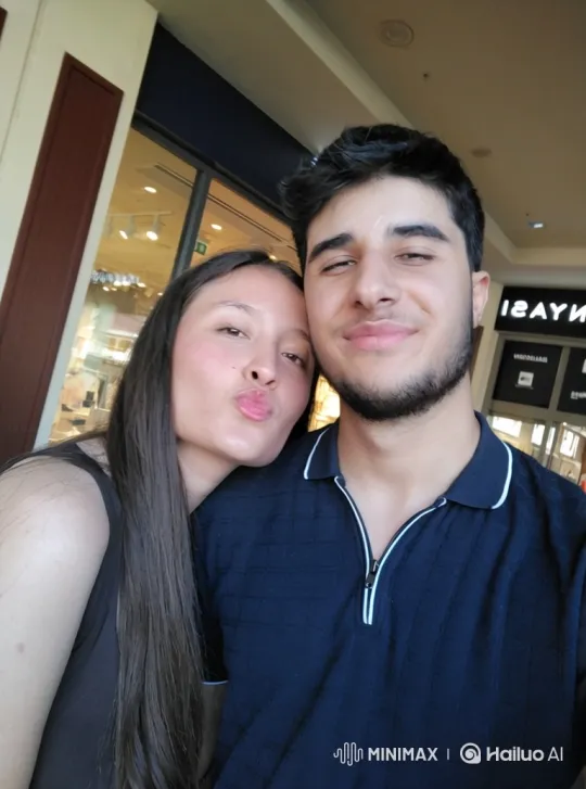Family Reunion on a Summer Evening – AI Generated Video | Hailuo AI