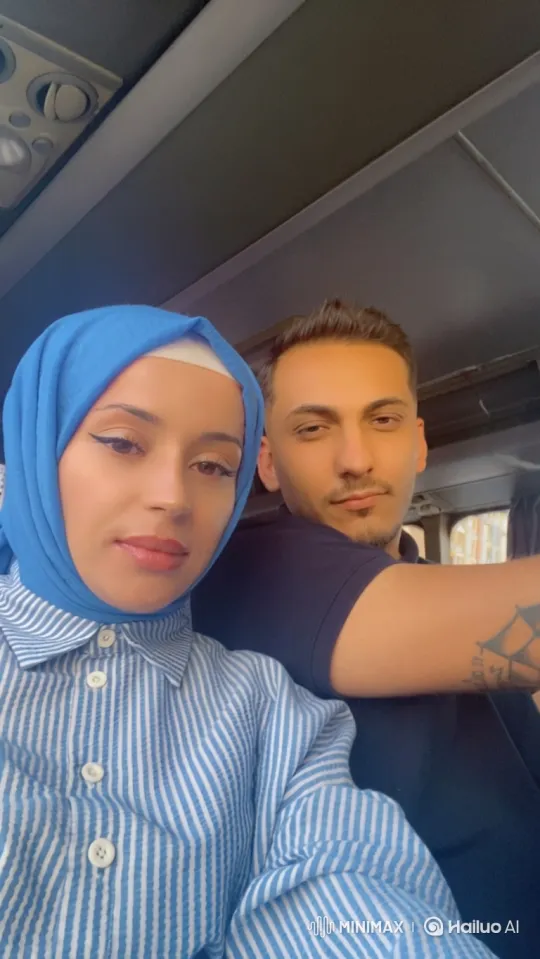 Family Embrace Captured on Evening Video – AI Generated Video | Hailuo AI