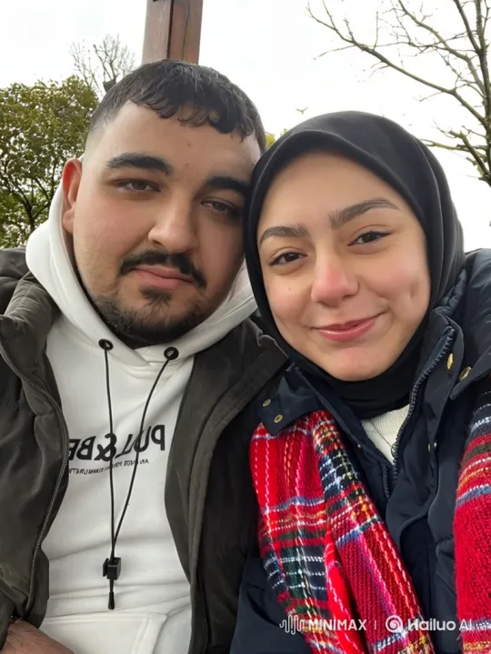 Family Reunion: Autumn Park Bench Embrace – AI Generated Video | Hailuo AI