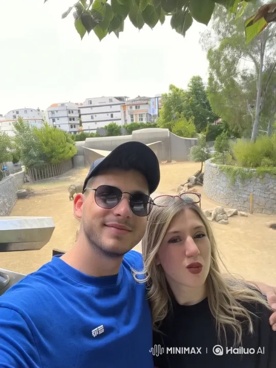 Family Embrace at the Zoo: Joyful Live2D Animation – AI Generated Video | Hailuo AI