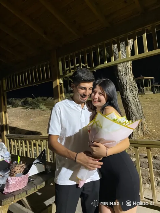 Family Reunion at Summer Picnic Captures Love and Joy – AI Generated Video | Hailuo AI