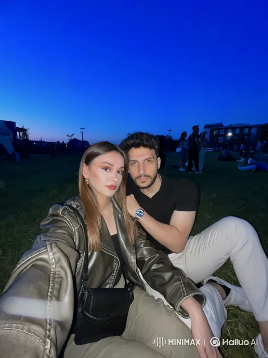 Family Reunion in the Park Captured on Phone Video – AI Generated Video | Hailuo AI