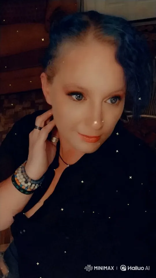 Enchanting Woman in Metallic Blue and Gold Elegance – AI Generated Video | Hailuo AI