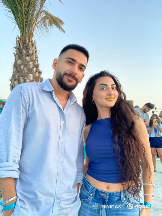 Family Love Captured in Intimate Summer Video – AI Generated Video | Hailuo AI