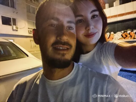 Family Affection Captured in Candid Summer Video – AI Generated Video | Hailuo AI