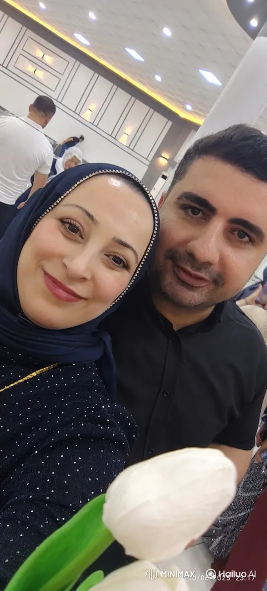 Family Embraces Joyful Reunion on Summer Evening – AI Generated Video | Hailuo AI
