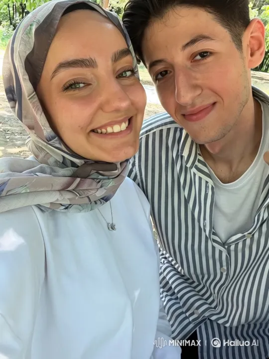 Young Family Embraces in Summer Evening's Glow – AI Generated Video | Hailuo AI