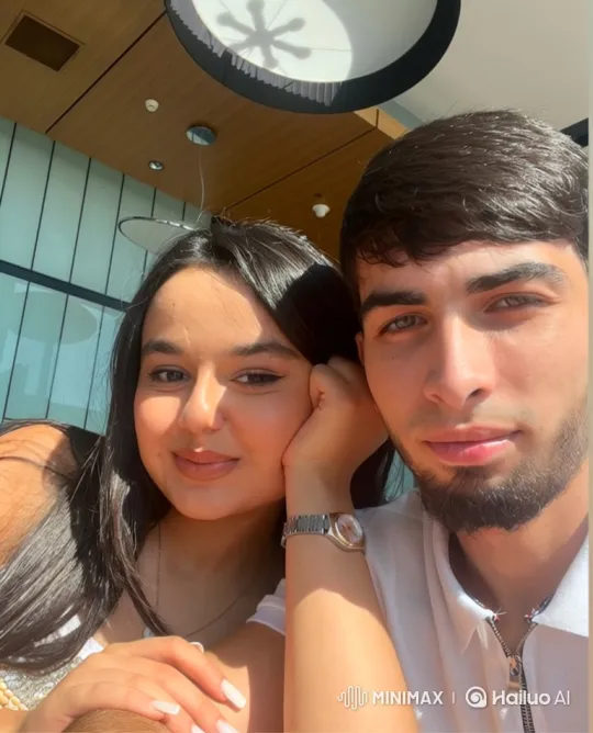 Family Embrace Captures Summer Joy and Love – AI Generated Video | Hailuo AI