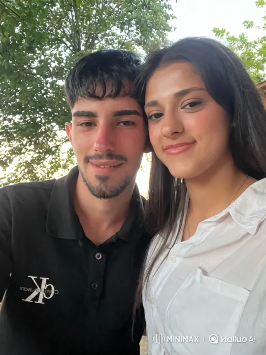 Family Embrace Captured on a Summer Evening – AI Generated Video | Hailuo AI